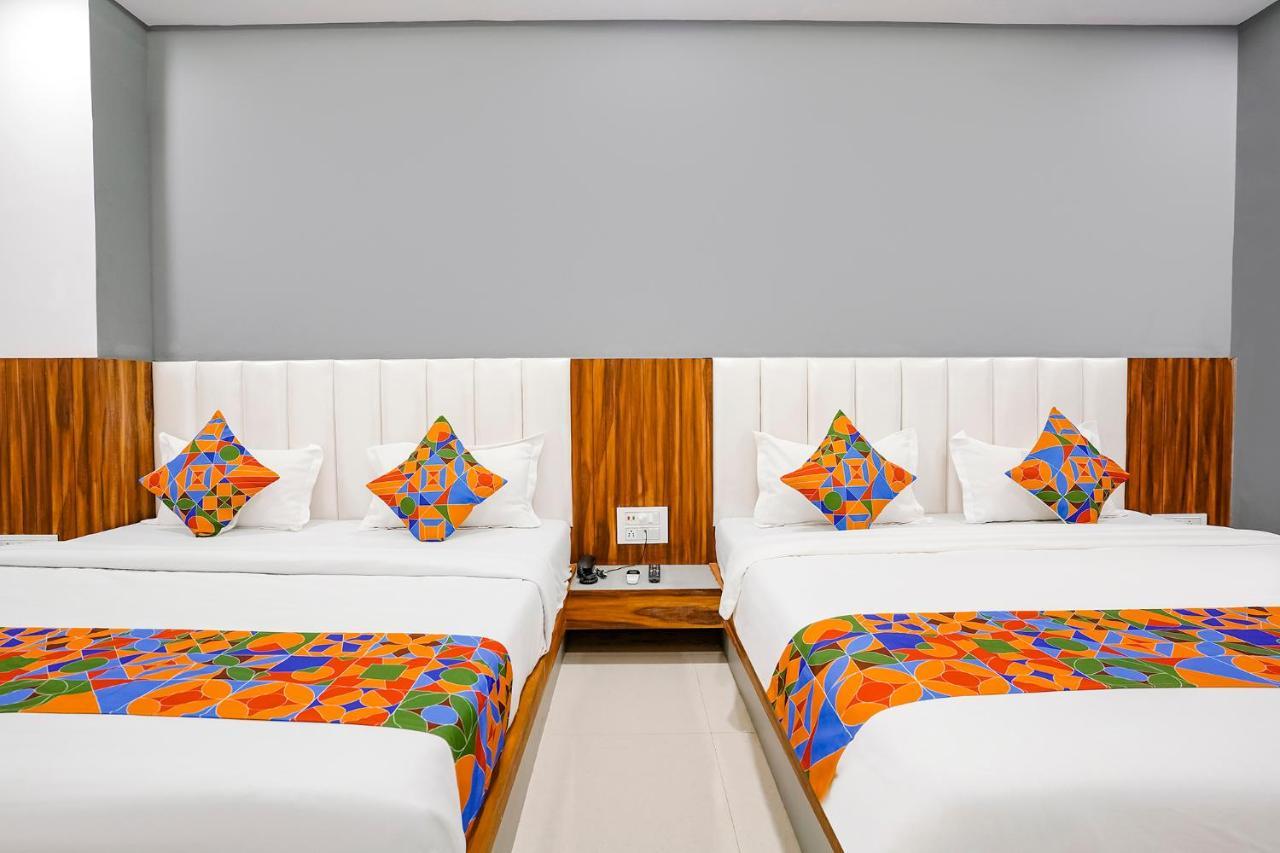 Fabhotel Magnus Сурат Екстер'єр фото
