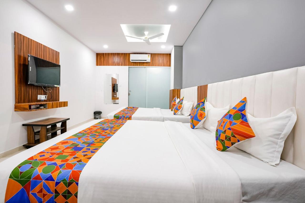 Fabhotel Magnus Сурат Екстер'єр фото